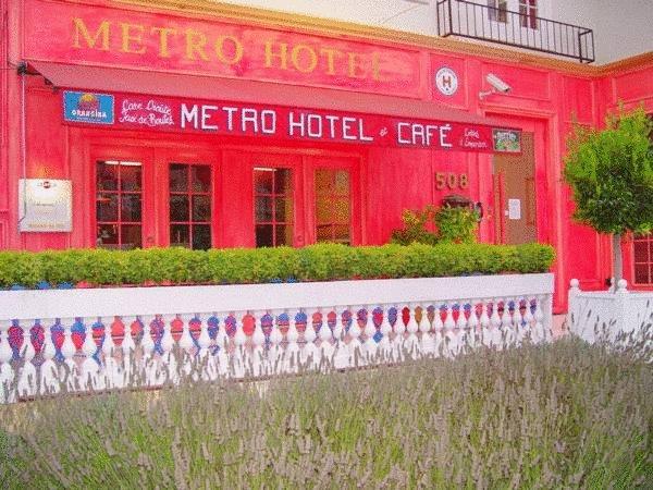 Metro Hotel 3*